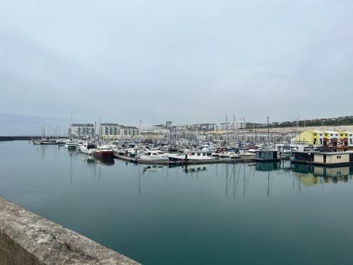 Stunning 2 Bedroom, 2 Bathroom Apartment.