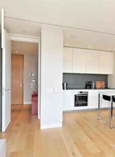 Stunning 2 Bedroom, 2 Bathroom Apartment.