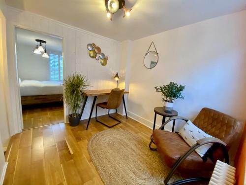 Central Seaside Cottage