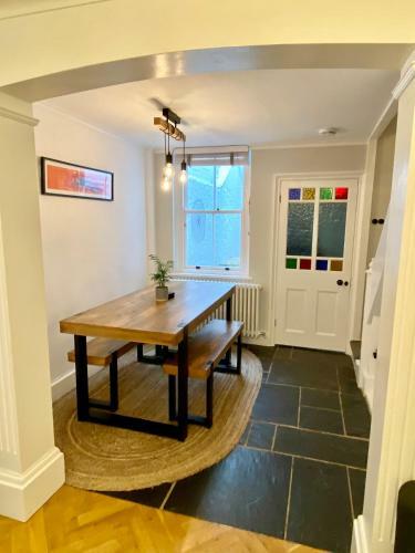 Central Seaside Cottage