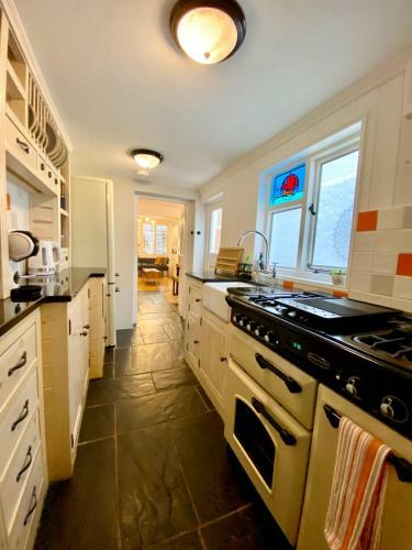Central Seaside Cottage