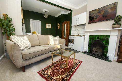 Apartamento Deco Studio: King Bed, Kitchenette, Stylish & Comfortable