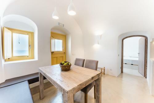 Villa Retreat In Timeless Beauty