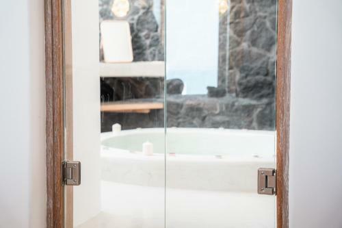 Villa Retreat In Timeless Beauty