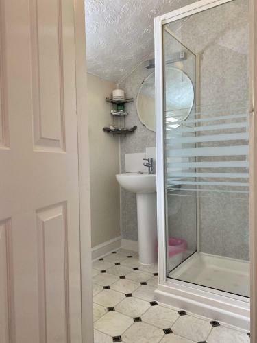 Hostal Walkden House