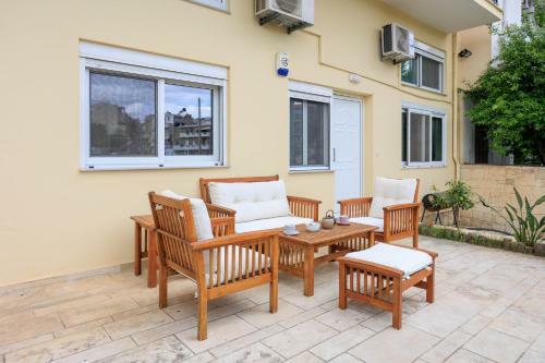 Electra Modern Apartment With Cozy Garden