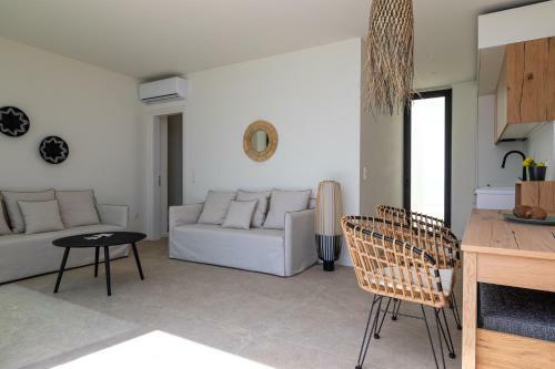 's Cave Villas Seaside Karystos