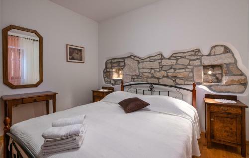 Nice Home In Vlasici - Krsan With 4 Bedrooms