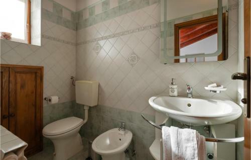 Nice Home In Vlasici - Krsan With 4 Bedrooms