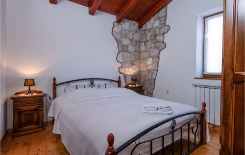 Nice Home In Vlasici - Krsan With 4 Bedrooms