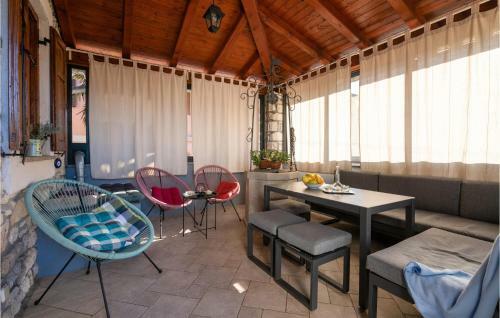 Nice Home In Vlasici - Krsan With 4 Bedrooms