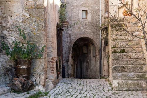 Bed & Breakfast La Bifora E Le Lune Vico Sotto Gli Archi 5