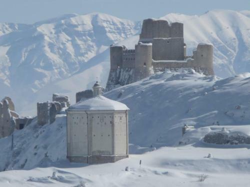 Bed & Breakfast La Bifora E Le Lune Vico Sotto Gli Archi 5