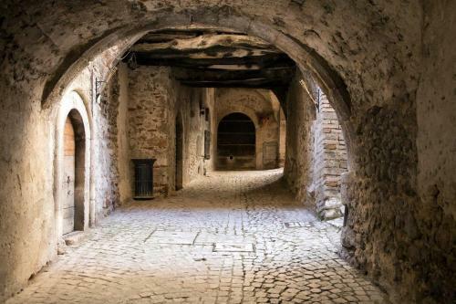 Bed & Breakfast La Bifora E Le Lune Vico Sotto Gli Archi 5