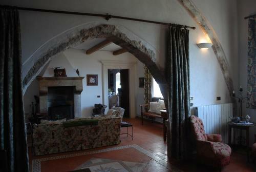 Bed & Breakfast La Bifora E Le Lune Vico Sotto Gli Archi 5