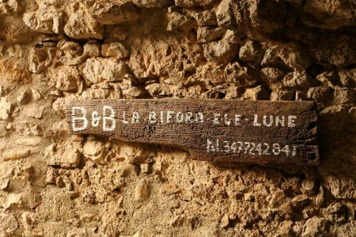 Bed & Breakfast La Bifora E Le Lune Vico Sotto Gli Archi 5