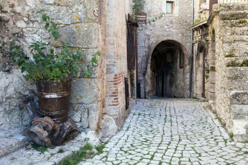 Bed & Breakfast La Bifora E Le Lune Vico Sotto Gli Archi 5