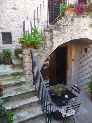 Bed & Breakfast La Bifora E Le Lune Vico Sotto Gli Archi 5