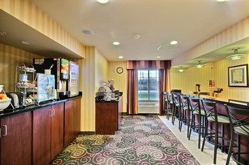 Hotel Cobblestone Inn & Suites Oshkosh