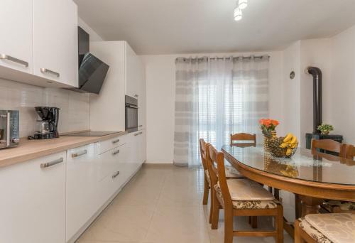 Poolincluded - Holiday Home Maslina