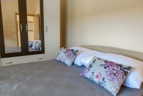 Poolincluded - Holiday Home Maslina