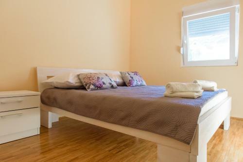 Poolincluded - Holiday Home Maslina