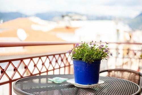 Posada Kalamata City Centre-cozy Nest