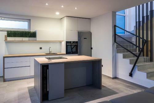 First Residence Villa Middlearth