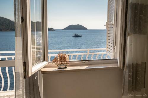 Apartments Lastovo Sili?