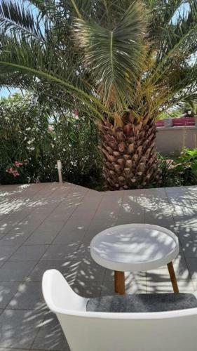 Apartamento Helles Doppelzimmer Mit Bad, Terasse Und Pool