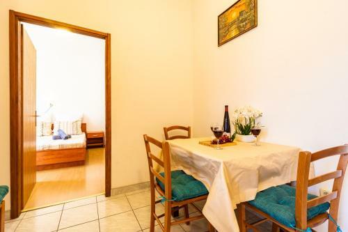 Apartment Krste With Mountain And Seaview