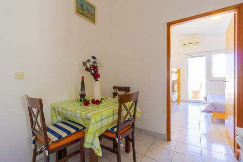 Apartment Krste With Mountain And Seaview