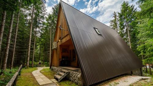Forest House Stella - A Frame Cabin