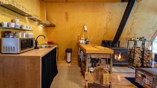 Forest House Stella - A Frame Cabin