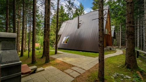 Forest House Stella - A Frame Cabin