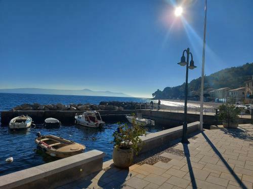 Modern And Cosy Apartment Ivana With A Beautiful Seaview