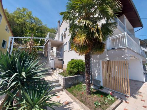 Modern And Cosy Apartment Ivana With A Beautiful Seaview