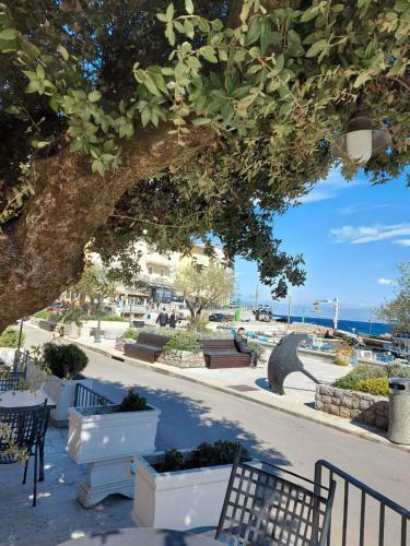 Modern And Cosy Apartment Ivana With A Beautiful Seaview