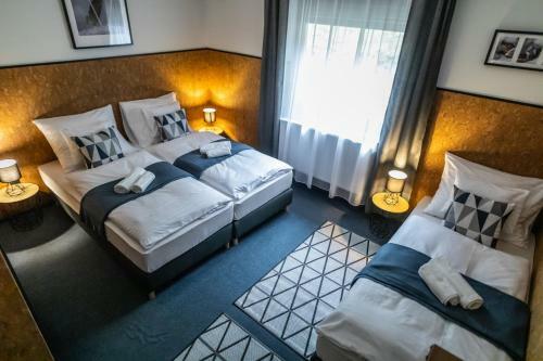 4 �vszak V�lgyhotel