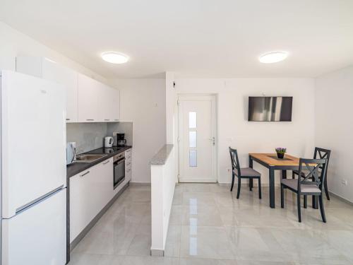 Apartment Ilux-3