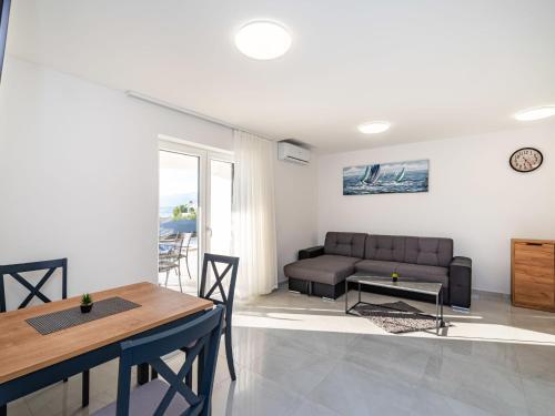 Apartment Ilux-3