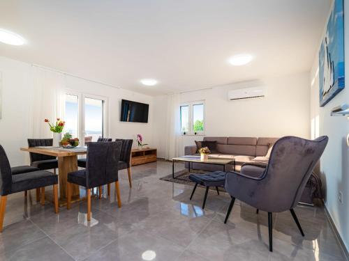 Apartment Ilux-2