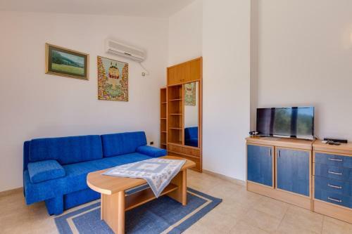 Hostal Apartments Nives, Artatore