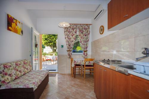 Apartment Studio Close To Sea