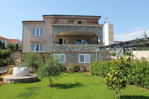 Apartment Belveder *spacious Groundfloor Apartment