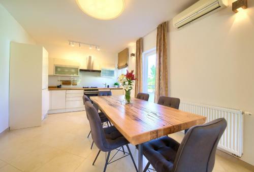 Tramonto *3 Bedroom High Class Apartment