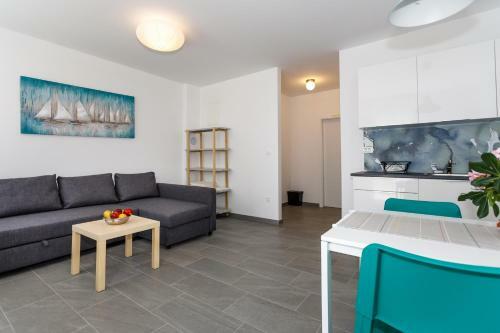 Golden Island Apartments
