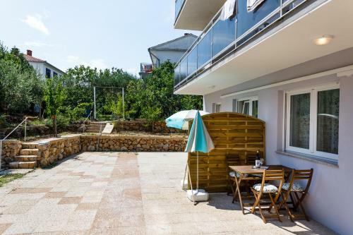 Golden Island Apartments