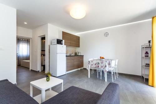 Golden Island Apartments