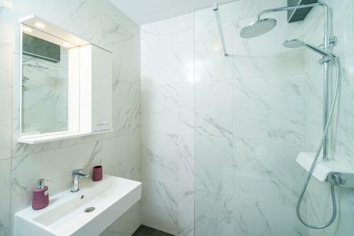 Apartment Blue Pearl